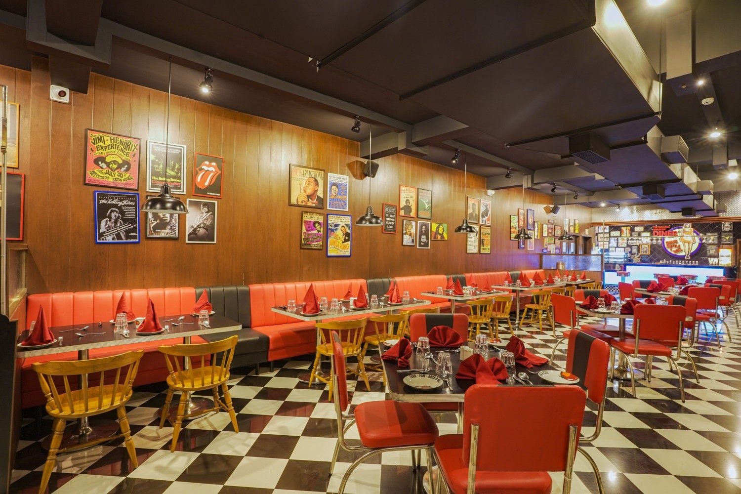 Tomato's Restaurant Interior